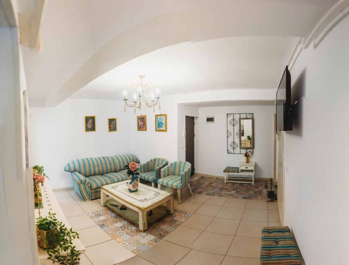 La Contessa Apartament Târgu Neamț Zewnętrze zdjęcie