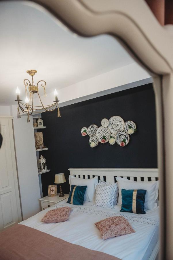 La Contessa Apartament Târgu Neamț Zewnętrze zdjęcie